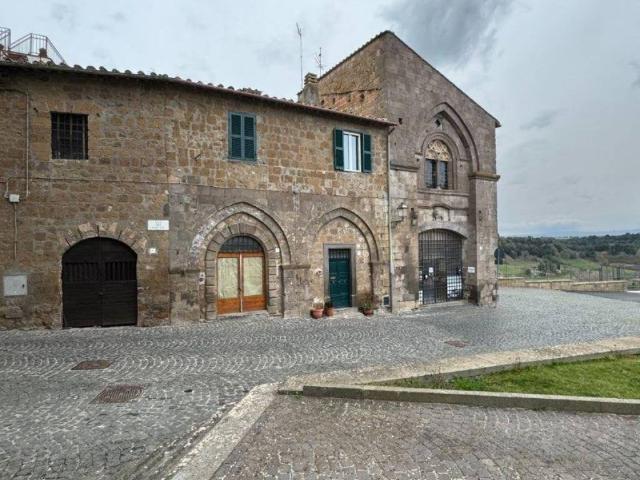 Box in vendita a Tuscania, Lazio