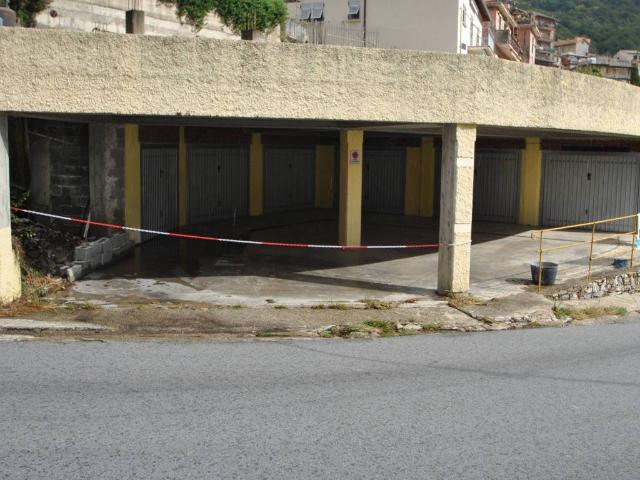 Box in vendita a Località Olivi, Uscio