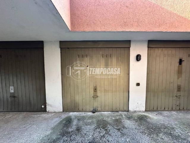 Box in vendita a Usmate Velate, Usmate