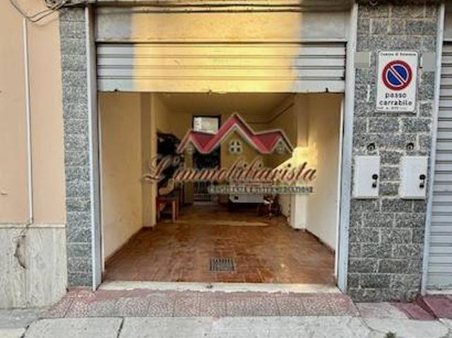 Box in vendita a Valenzano San Lorenzo, Puglia