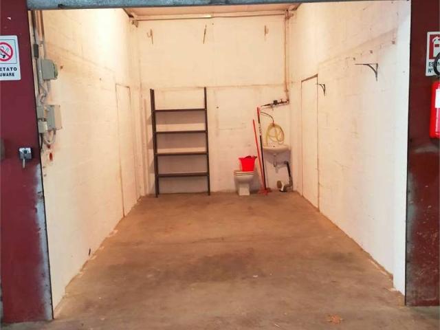 Box in vendita a Vallecrosia, Liguria