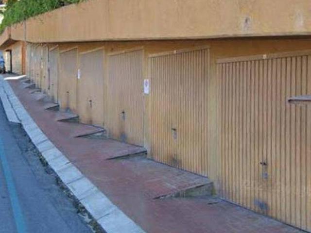 Box in vendita a Vallecrosia, Liguria