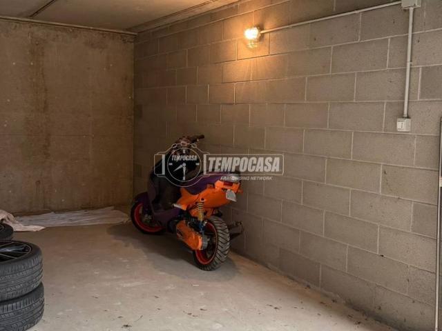Box in vendita a Vanzago, Lombardia