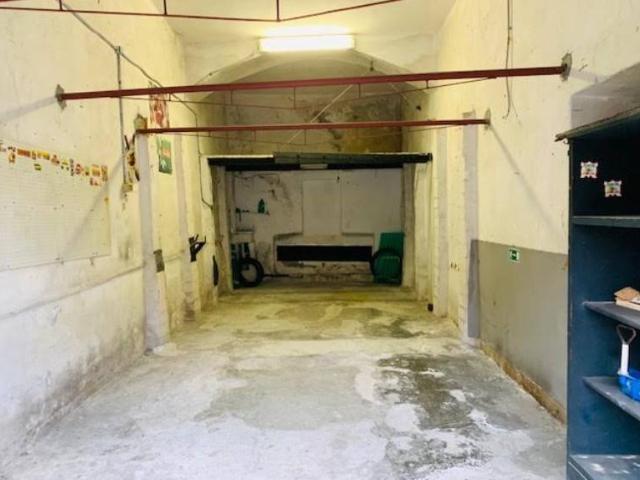 Box in vendita a Parasio, Varazze