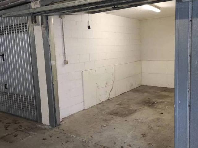 Box in vendita a Varedo, Lombardia