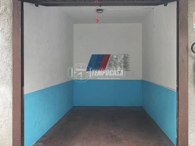 Box in vendita a Valle Olona, Varese