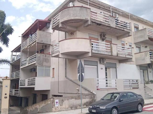 Box in vendita a Venetico, Sicilia