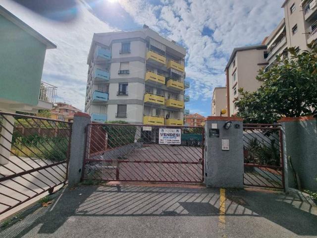 Box in vendita a Ventimiglia, Liguria
