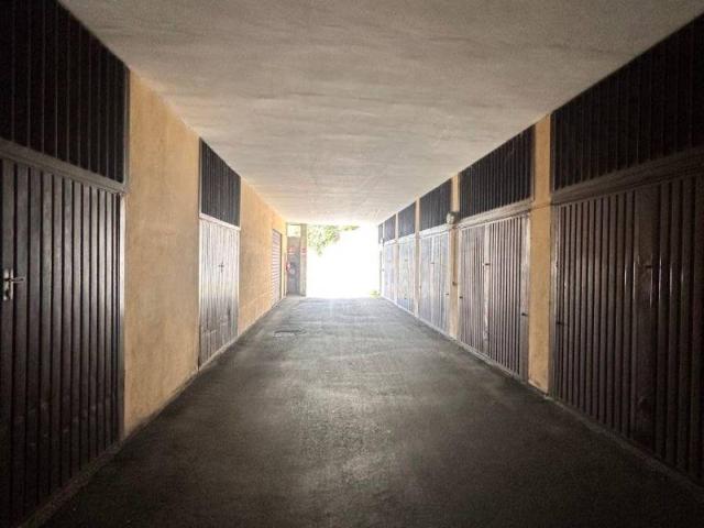 Box in vendita a Ventimiglia, Liguria