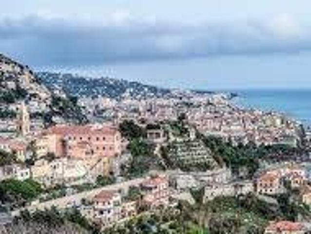 Box in vendita a Ventimiglia, Liguria