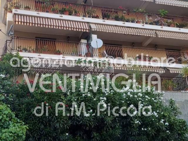 Box in vendita a Ventimiglia, Liguria