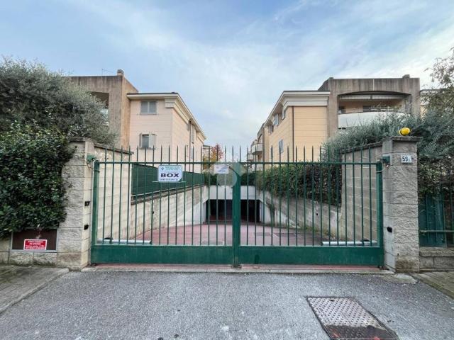 Box in vendita a Verano Brianza, Lombardia
