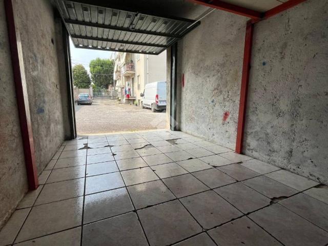 Box in vendita a Verano Brianza, Lombardia