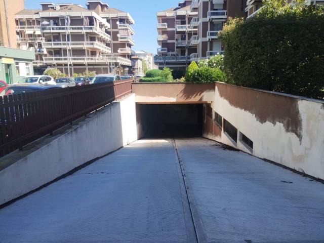 Box in vendita a Porta Torino, Piemonte