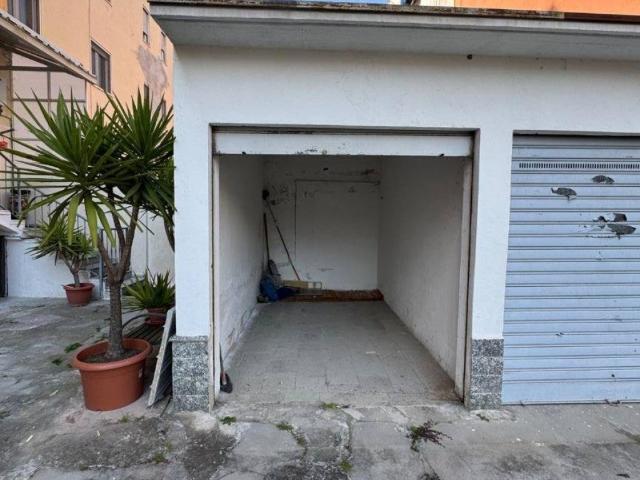 Box in vendita a Porta Casale, Piemonte