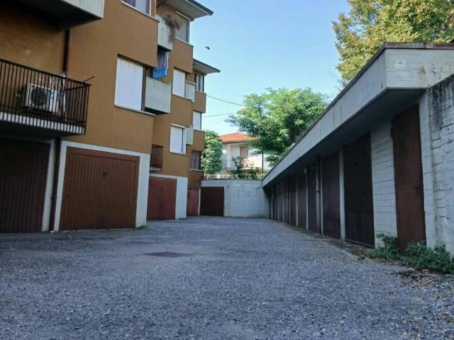 Box in vendita a Verdello, Bergamo
