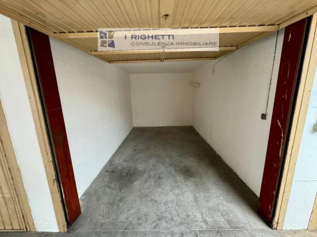 Box in vendita a Ovest, Brenzone