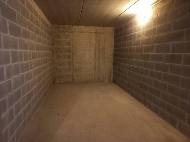 Box in vendita a Ovest, Brenzone