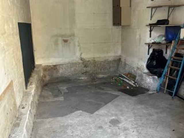 Box in vendita a Ovest, Brenzone