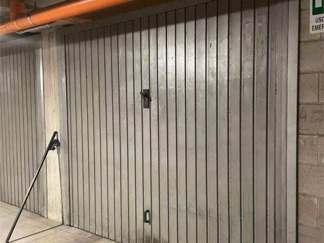 Box in vendita a Ovest, Brenzone