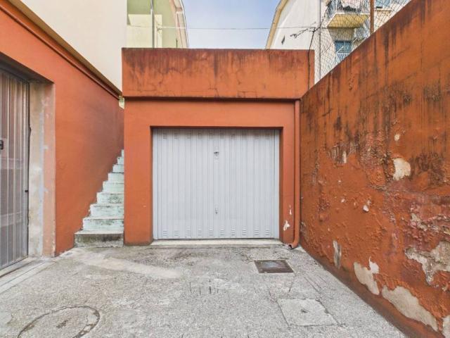 Box in vendita a Sud, Brenzone