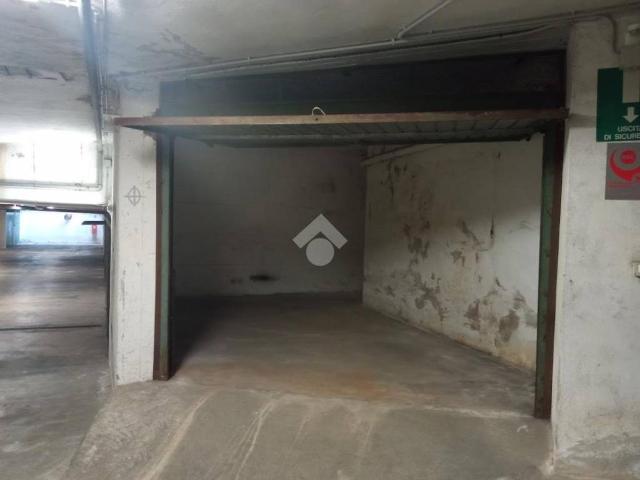 Box in vendita a Quinzano, Brenzone