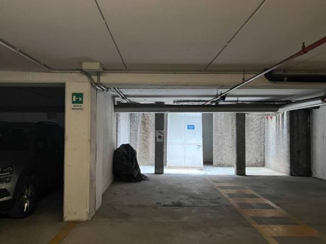 Box in vendita a Centro storico, Brenzone