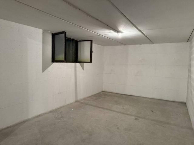 Box in vendita a Sud, Brenzone