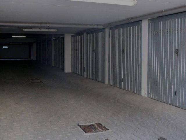 Box in vendita a Sud, Brenzone