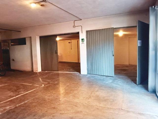 Box in vendita a Sud, Brenzone