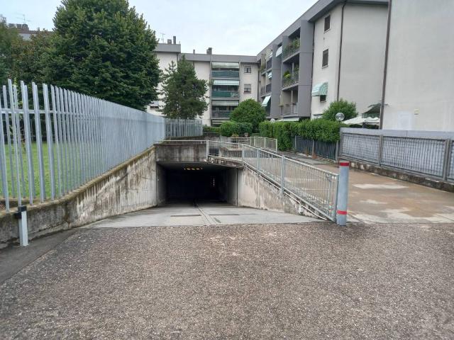 Box in vendita a Sud-Ovest, Brenzone