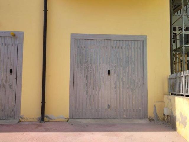 Box in vendita a Nord-Est, Brenzone