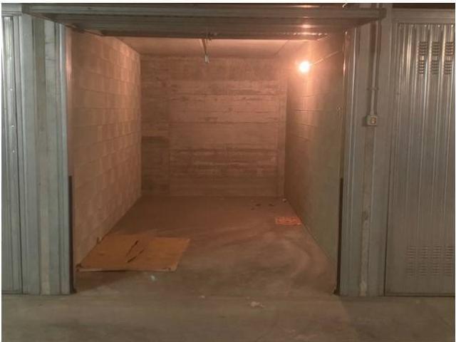 Box in vendita a Sud-Est, Brenzone