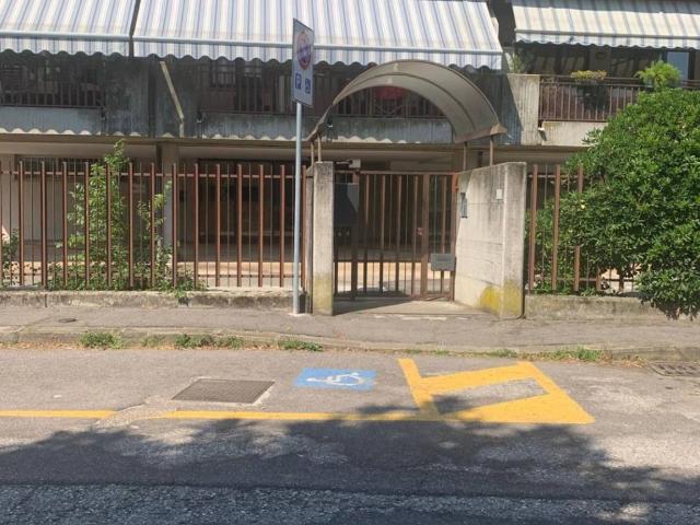 Box in vendita a Ovest, Brenzone