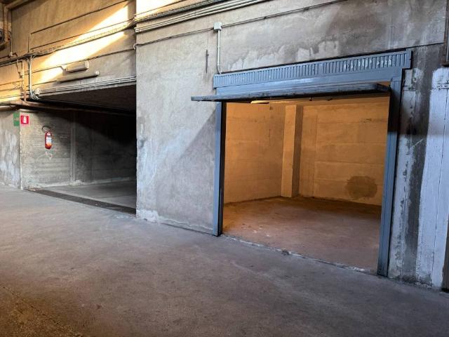Box in vendita a Ovest, Brenzone