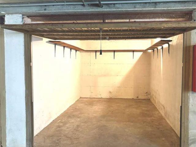 Box in vendita a San Felice Extra, Brenzone