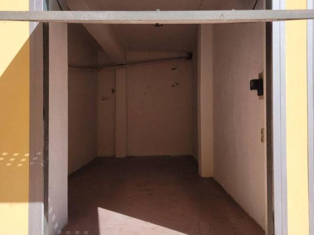 Box in vendita a Nord-Est, Brenzone