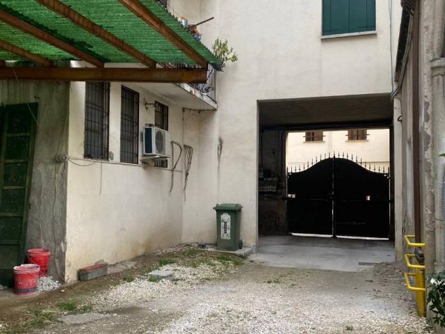Box in vendita a San Felice, Vicenza