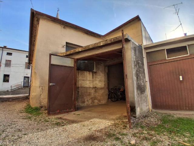 Box in vendita a Longara, Vicenza