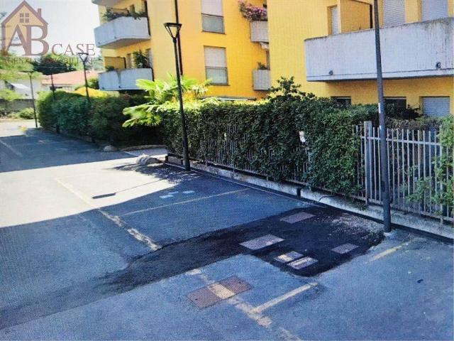 Box in vendita a Vigevano, Lombardia