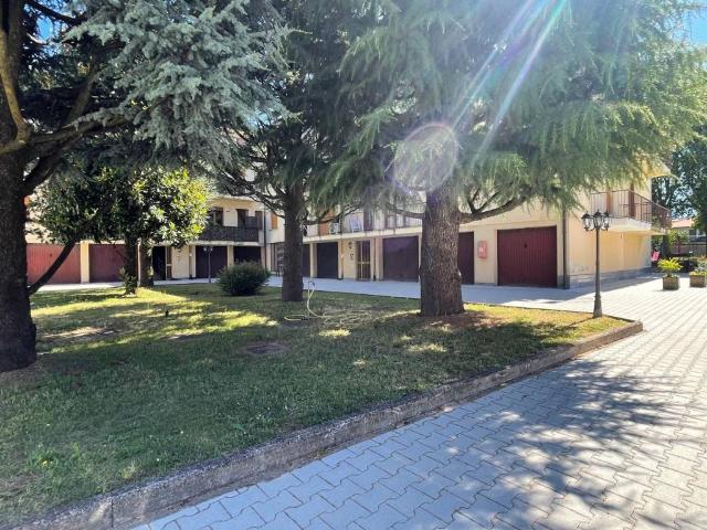 Box in vendita a Villa Cortese, Lombardia