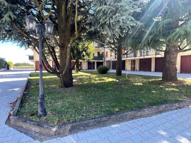 Box in vendita a Villa Cortese, Lombardia