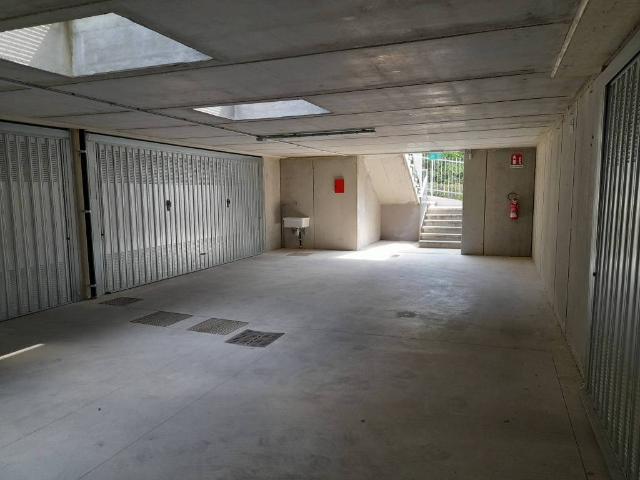 Box in vendita a Bruntino, Villa D'almè