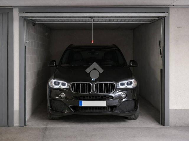 Box in vendita a Vimercate, Lombardia
