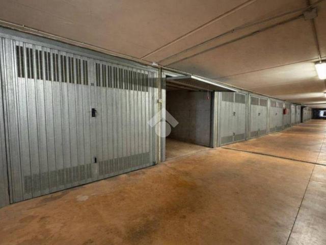 Box in vendita a Vimercate, Lombardia