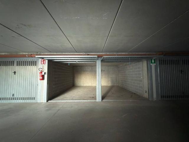Box in vendita a Vittuone, Milano