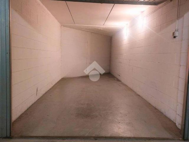 Box in vendita a Vittuone, Lombardia