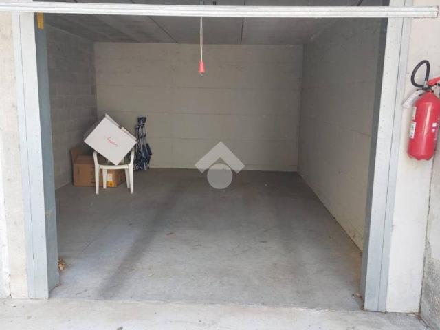Box in vendita a Vittuone, Lombardia