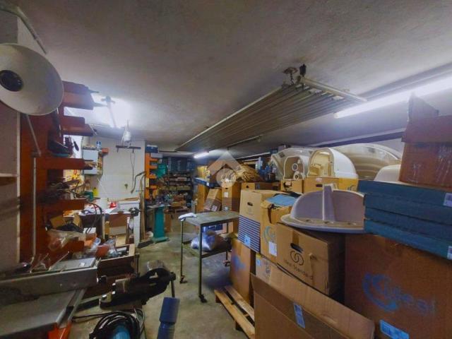Box in vendita a Vittuone, Lombardia