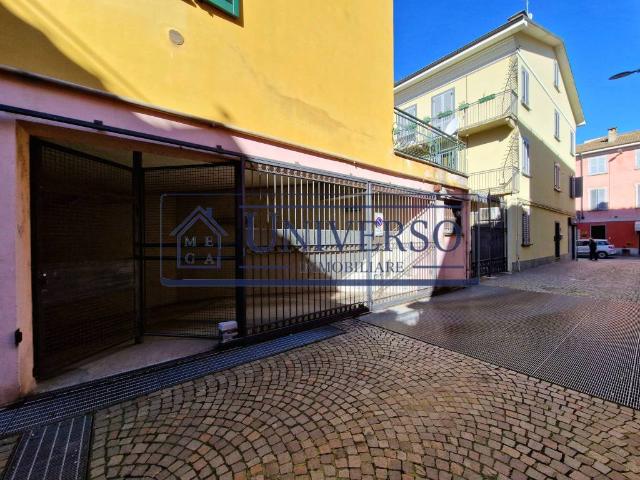 Box in vendita a Voghera, Lombardia